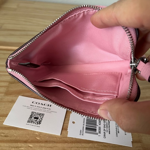 Coach Wristlet🎈🎈 - Picture 6 of 9